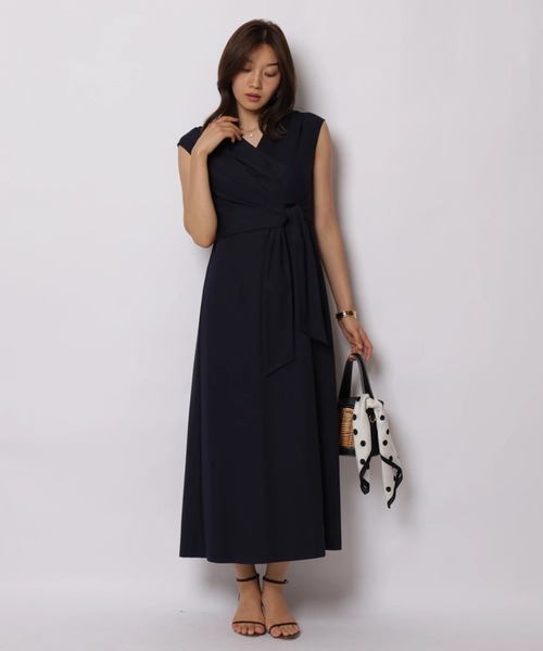 JUSGLITTY（ジャスグリッティー）の「カシュクールカットナローワンピース（ワンピース・レディース・モカ/ピンク/ネイビー・2/1）」の11枚目の写真