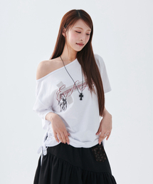[ESCF x ハットゥデイ] クロスエンジェルプリントサイドシェリングポイントルーズフィットワンショルダー半袖Tシャツホワイト