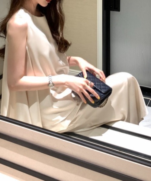 Aelina(エリナ)の「ノースリーブトップススカートセットアップ(セットアップ・レディース・ブルー/オフホワイト/ブラック/ベージュ・FREE)」の16枚目の写真