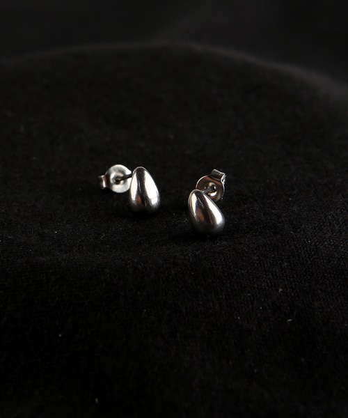 MIMILINE(ミミライン)の「ぷっくりしずくミニピアス/サージカルステンレス(ピアス(両耳用)・レディース・シルバー・FREE)」の2枚目の写真