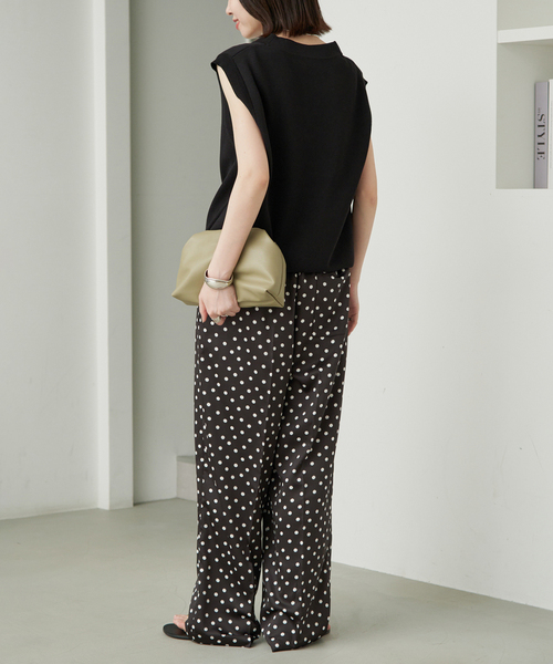 SLOBE IENA(スローブイエナ)の「《WEB限定/3サイズ展開/追加》プリントサテンイージーパンツ(その他パンツ・レディース・ブラック・36/38/40)」の17枚目の写真