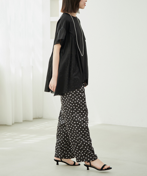 SLOBE IENA(スローブイエナ)の「《WEB限定/3サイズ展開/追加》プリントサテンイージーパンツ(その他パンツ・レディース・ブラック・36/38/40)」の21枚目の写真