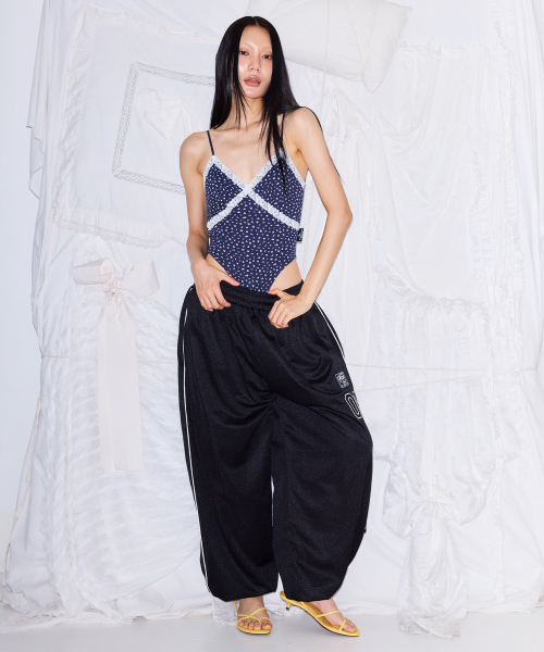 THE MYSTERIOUS HOTEL（ザミステリアスホテル）の「PATCH MESH PANTS [BLACK]（スウェットパンツ・レディース・その他・FREE）」の2枚目の写真