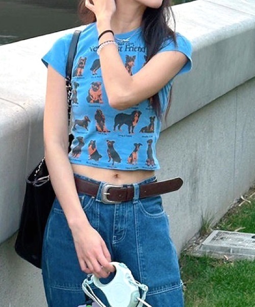 SHEENA(シーナ)の「ドッグプリントコンパクトフィットTシャツ(Tシャツ/カットソー・レディース・ライトブルー・M)」の4枚目の写真
