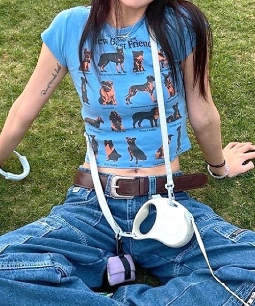 SHEENA(シーナ)の「ドッグプリントコンパクトフィットTシャツ(Tシャツ/カットソー・レディース・ライトブルー・M)」の6枚目の写真