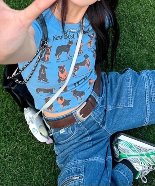 SHEENA(シーナ)の「ドッグプリントコンパクトフィットTシャツ(Tシャツ/カットソー・レディース・ライトブルー・M)」の7枚目の写真