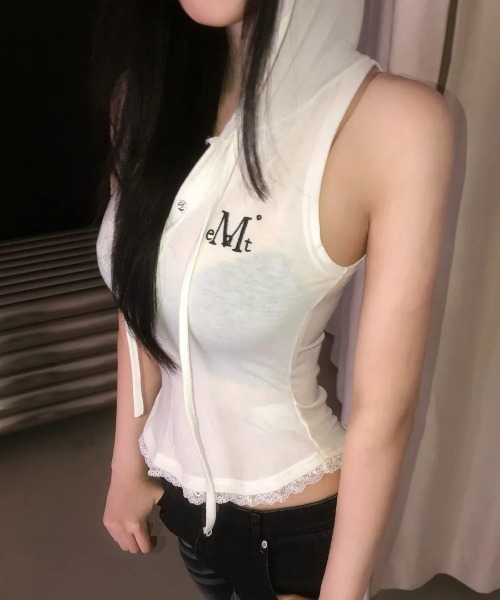 MUCENT（ムセント）の「◇MUCENT◇ブランド直輸入正規品/アーセンレーススリムフードノースリーブ ASEN LACE SLIM HOOD SLEEVELESS（Tシャツ/カットソー・レディース・ホワイト/グレー/ブラック・FREE）」の15枚目の写真