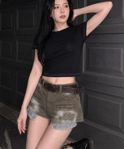 .KOM(ドットコム)の「A'GEM/9 × .kom 『.KOM/ドットケーオーエム』スタッズベルト付きショートデニムパンツ(デニムパンツ・レディース・ブラック/ピンク/ブラウン・S)」の12枚目の写真