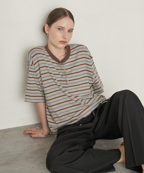 uchi.(ウチ)の「ビッグシルエットボーダー半袖Tシャツ(Tシャツ/カットソー・レディース・ブラウン/ワインレッド・FREE)」の15枚目の写真