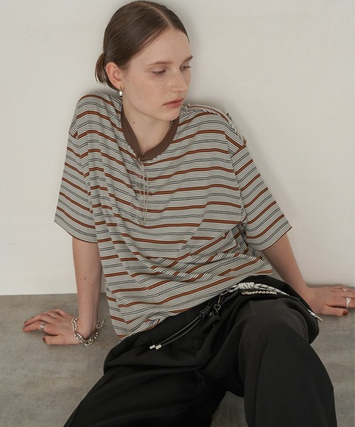 uchi.(ウチ)の「ビッグシルエットボーダー半袖Tシャツ(Tシャツ/カットソー・レディース・ブラウン/ワインレッド・FREE)」の17枚目の写真
