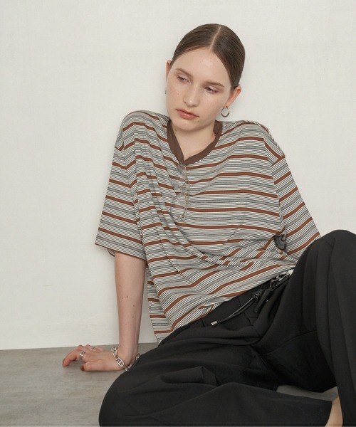 uchi.(ウチ)の「ビッグシルエットボーダー半袖Tシャツ(Tシャツ/カットソー・レディース・ブラウン/ワインレッド・FREE)」の18枚目の写真