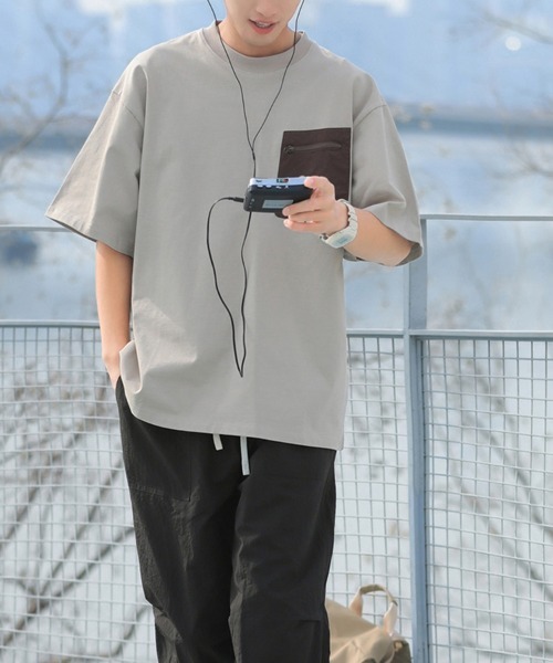KELVIN(ケルヴァン)の「Tech Pocket Tee テックポケットTシャツ(Tシャツ/カットソー・メンズ・グレー/ネイビー・MEDIUM/LARGE)」の4枚目の写真