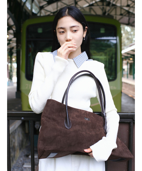 DENU（デヌ）の「VENTO Bag [Suede Brown]（ショルダーバッグ・レディース・その他・FREE）」の3枚目の写真