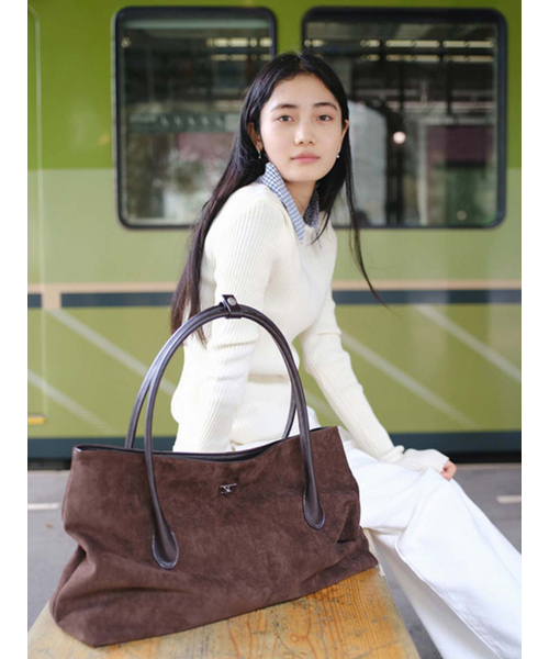 DENU（デヌ）の「VENTO Bag [Suede Brown]（ショルダーバッグ・レディース・その他・FREE）」の7枚目の写真