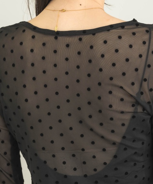 NEUNA（ヌナ）の「【透け感に宿す、大人のドット】フロッキードットシアートップス（Tシャツ/カットソー・レディース・ブラック/ブラウン/アイボリー・FREE）」の21枚目の写真