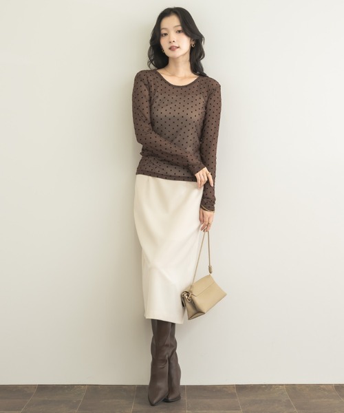 NEUNA（ヌナ）の「【透け感に宿す、大人のドット】フロッキードットシアートップス（Tシャツ/カットソー・レディース・ブラック/ブラウン/アイボリー・FREE）」の13枚目の写真