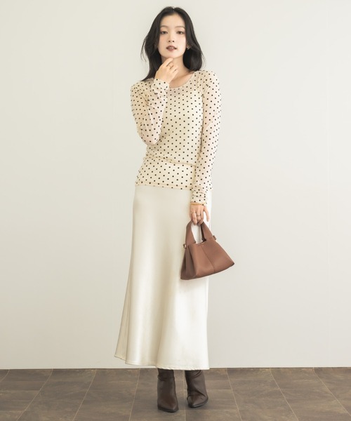 NEUNA（ヌナ）の「【透け感に宿す、大人のドット】フロッキードットシアートップス（Tシャツ/カットソー・レディース・ブラック/ブラウン/アイボリー・FREE）」の20枚目の写真