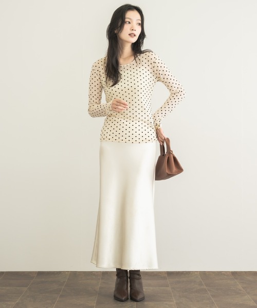 NEUNA（ヌナ）の「【透け感に宿す、大人のドット】フロッキードットシアートップス（Tシャツ/カットソー・レディース・ブラック/ブラウン/アイボリー・FREE）」の17枚目の写真