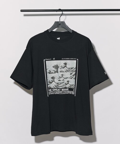COLONY 2139(コロニートゥーワンスリーナイン)の「【ConVenir】HOKUSAI Tシャツ(Tシャツ/カットソー・メンズ・ブラック/ホワイト・MEDIUM/LARGE)」の1枚目の写真