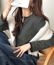 classicalelf（クラシカルエルフ）の「チラ見せで、お洒落の格上げ。ランダムドットレイヤード風ヘンリーテレコリブトップス (長袖)（Tシャツ/カットソー）」
