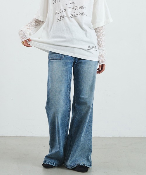 ROSE BUD(ローズバッド)の「CREOLME/FLARE DENIM PANTS(デニムパンツ・レディース・インディゴブルー/ライトインディゴブルー・S/M)」の2枚目の写真