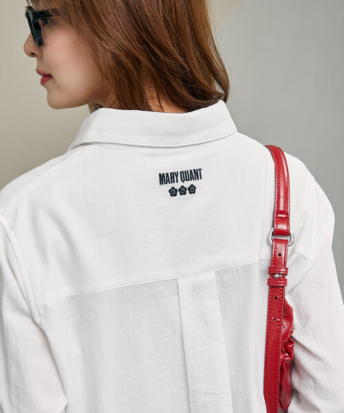 MARY QUANT（マリークワント）の「MARY QUANT × PUBLUX/マリークワント 別注 ワンポイント 裾 フリル シャツ　限定展開（シャツ/ブラウス・レディース・ブラック/オフホワイト/ネイビー・ﾌﾘ-）」の5枚目の写真