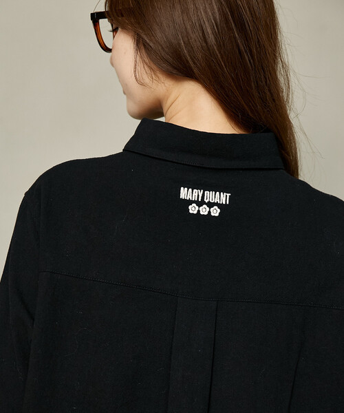 MARY QUANT（マリークワント）の「MARY QUANT × PUBLUX/マリークワント 別注 ワンポイント 裾 フリル シャツ　限定展開（シャツ/ブラウス・レディース・ブラック/オフホワイト/ネイビー・ﾌﾘ-）」の14枚目の写真