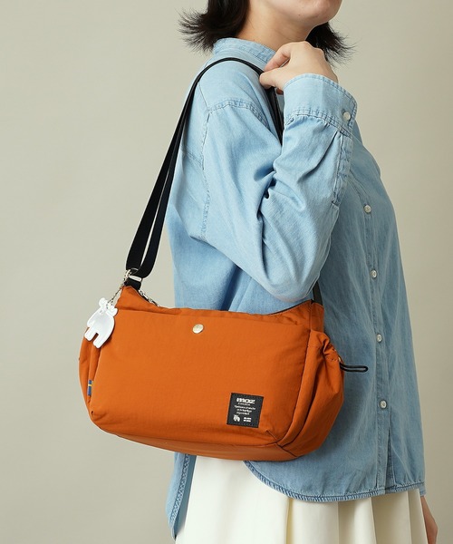 moz（モズ）の「【moz(モズ)】軽量 軽撥水 ボンディング ショルダーバッグ 4L ZZQK-02（ショルダーバッグ・レディース・オレンジ/ブルーグレー/ベージュ/ブラック・ONE SIZE）」の4枚目の写真