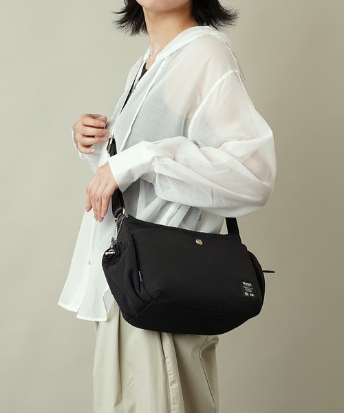 moz（モズ）の「【moz(モズ)】軽量 軽撥水 ボンディング ショルダーバッグ 4L ZZQK-02（ショルダーバッグ・レディース・オレンジ/ブルーグレー/ベージュ/ブラック・ONE SIZE）」の14枚目の写真