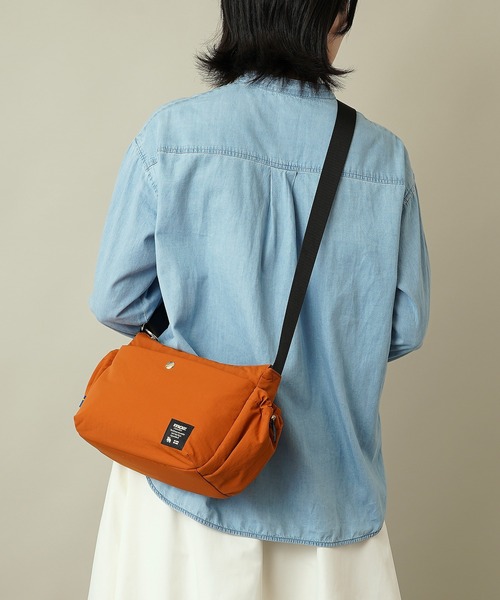 moz（モズ）の「【moz(モズ)】軽量 軽撥水 ボンディング ショルダーバッグ 4L ZZQK-02（ショルダーバッグ・レディース・オレンジ/ブルーグレー/ベージュ/ブラック・ONE SIZE）」の17枚目の写真
