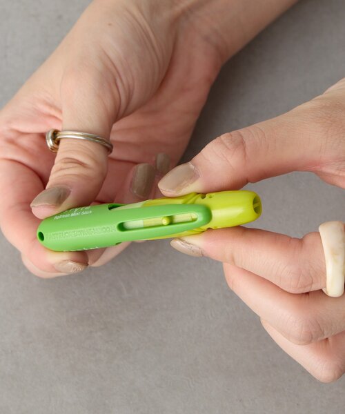 BIRTHDAY BAR(バースデイバー)の「NOT YET. FLAVOR STICK 携帯用ミントスティック(香水・レディース・ライム/オレンジ/ブルー・0)」の11枚目の写真