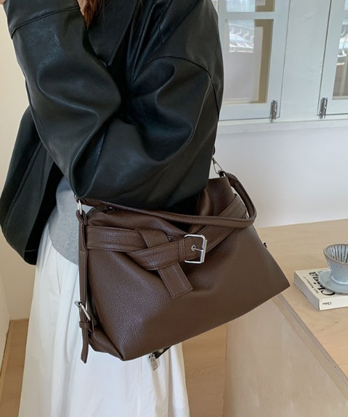 Vipoa（ヴィポア）の「classic belt bag（ショルダーバッグ・レディース・ブラウン/ブラック・FREE）」の4枚目の写真