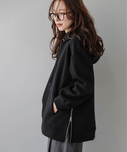 AMELY(エミリー)の「サイドジップフーディー/オーバーサイズ/サイドポケット(パーカー・レディース・グレー/ブラック/アイボリー/ライトブラウン・フリー)」の15枚目の写真