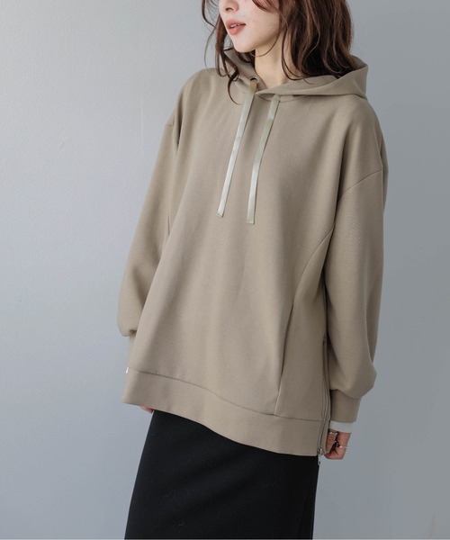 AMELY(エミリー)の「サイドジップフーディー/オーバーサイズ/サイドポケット(パーカー・レディース・グレー/ブラック/アイボリー/ライトブラウン・フリー)」の8枚目の写真