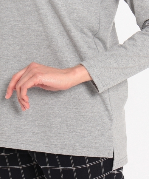 HusHusH(ハッシュアッシュ)の「ロゴVネックカットソー(Tシャツ/カットソー・レディース・ホワイト/グリーン/グレー・03/02)」の4枚目の写真