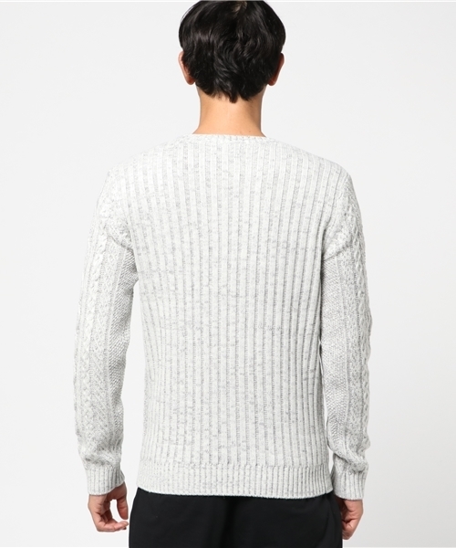 NICOLE CLUB FOR MEN(ニコルクラブフォーメン)の「『FINEBOYS 1月号掲載 』ケーブル編みクルーネックニット(ニット/セーター・メンズ・ブラック/ライトグレー/ボルドー・MEDIUM/LARGE/X-LARGE)」の5枚目の写真