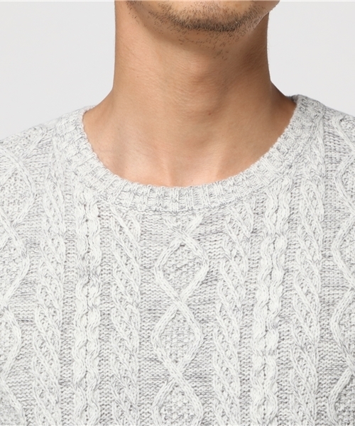 NICOLE CLUB FOR MEN(ニコルクラブフォーメン)の「『FINEBOYS 1月号掲載 』ケーブル編みクルーネックニット(ニット/セーター・メンズ・ブラック/ライトグレー/ボルドー・MEDIUM/LARGE/X-LARGE)」の6枚目の写真