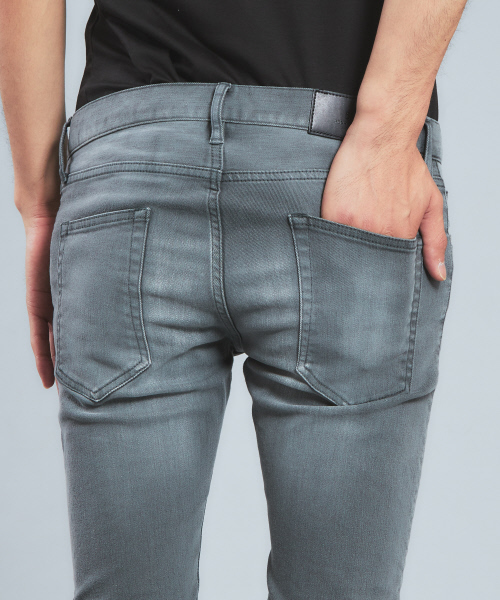 5351 POUR LES HOMMES（ゴーサンゴーイチプールオム）の「ストレッチ 