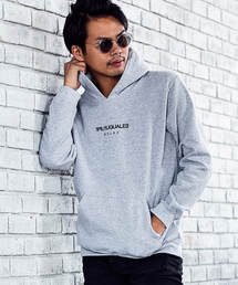 1PIU1UGUALE3 RELAX(ウノピゥウノウグァーレトレ)フロントロゴプリントプルオーバーパーカ