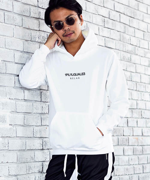 1PIU1UGUALE3 RELAX(ウノピゥウノウグァーレトレ)フロントロゴプリント