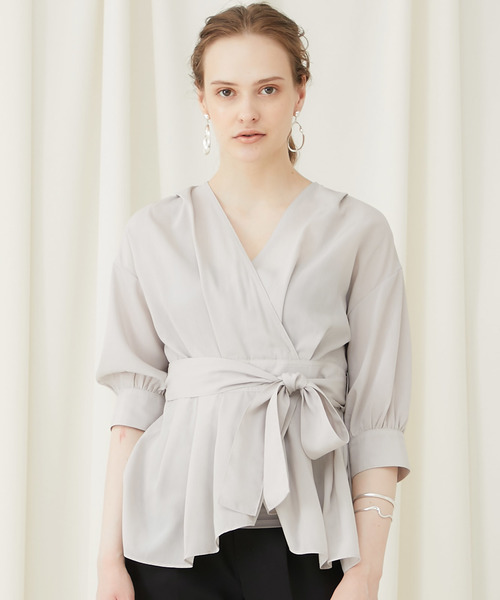 STUDIOUS（ステュディオス）の「【STUDIOUS】テンセルデシン カシュクールブラウス（シャツ/ブラウス・レディース・ベージュ/パープル/オフホワイト・FREE）」の2枚目の写真