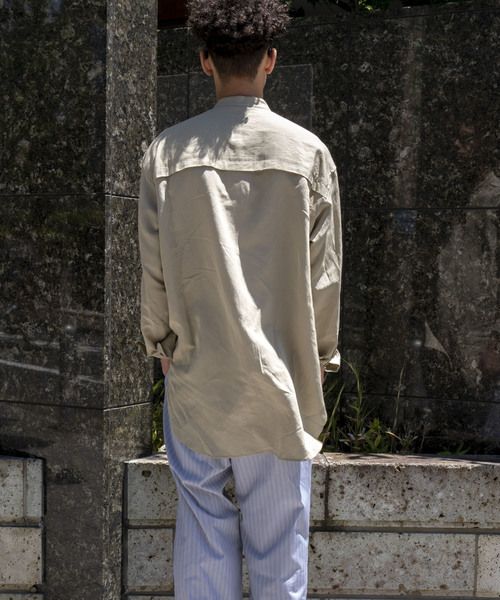 MAISON SPECIAL（メゾンスペシャル）の「ドレープリネンバンドカラーロングシャツ【MAISON SPECIAL/メゾンスペシャル】（シャツ/ブラウス・メンズ・ネイビー/ベージュ・44/46/48）」の8枚目の写真