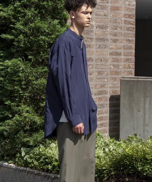 MAISON SPECIAL（メゾンスペシャル）の「ドレープリネンバンドカラーロングシャツ【MAISON SPECIAL/メゾンスペシャル】（シャツ/ブラウス・メンズ・ネイビー/ベージュ・44/46/48）」の13枚目の写真