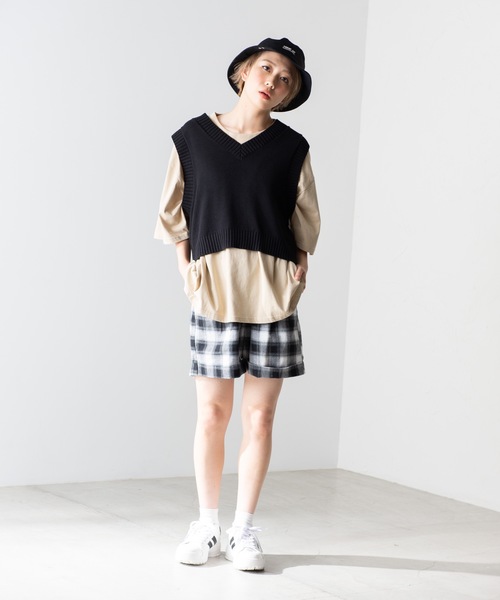 WEGO(ウィゴー)の「WEGO/カラーニットベスト(ベスト・レディース・ブラック/ベージュ/ブラウン/アイボリー/ライトブラウン/カーキ・FREE)」の16枚目の写真