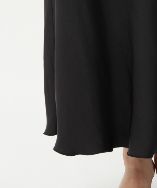 A part by（アパートバイ）の「Pサテンマーメイドナロースカート 844168（スカート・レディース・ブラック/ベージュ/キャメル・FREE）」の11枚目の写真