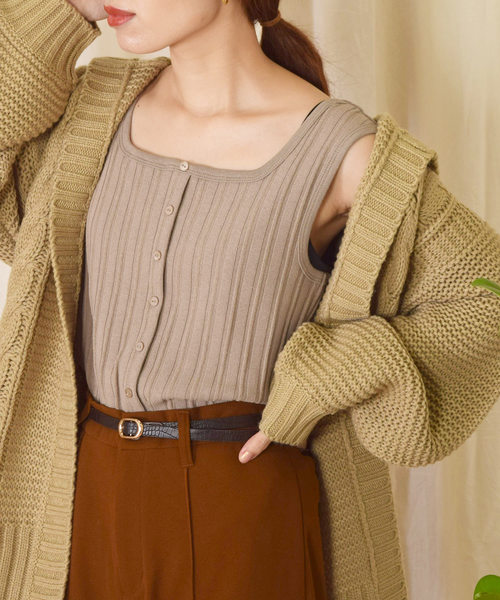 w closet（ダブルクローゼット）の「スクエア前開き風タンクトップ（タンクトップ・レディース・ブラック/ベージュ/ダークパープル/モカ/ピンク系その他・FREE）」の3枚目の写真