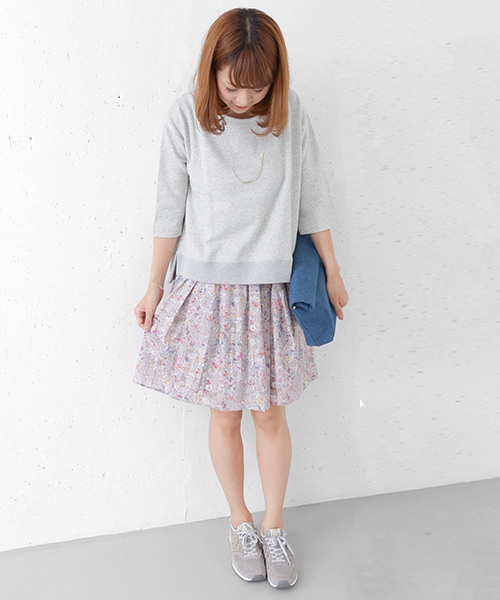 URBAN RESEARCH DOORS WOMENS（アーバンリサーチ ドアーズ ウィメンズ）の「DOORS リバティワイルドフラワー柄ギャザースカート（スカート・レディース・オフホワイト/グレー・ONE）」の11枚目の写真