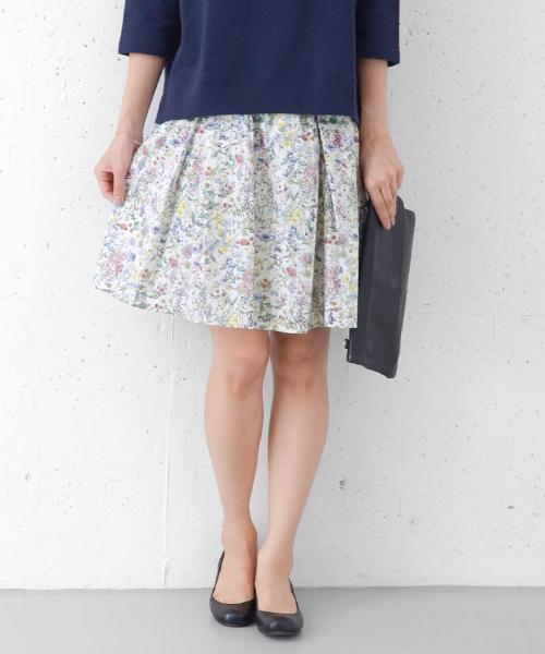 URBAN RESEARCH DOORS WOMENS（アーバンリサーチ ドアーズ ウィメンズ）の「DOORS リバティワイルドフラワー柄ギャザースカート（スカート・レディース・オフホワイト/グレー・ONE）」の6枚目の写真