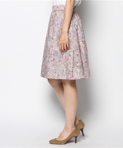 URBAN RESEARCH DOORS WOMENS（アーバンリサーチ ドアーズ ウィメンズ）の「DOORS リバティワイルドフラワー柄ギャザースカート（スカート・レディース・オフホワイト/グレー・ONE）」の3枚目の写真