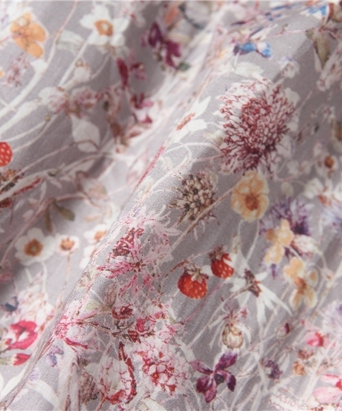 URBAN RESEARCH DOORS WOMENS（アーバンリサーチ ドアーズ ウィメンズ）の「DOORS リバティワイルドフラワー柄ギャザースカート（スカート・レディース・オフホワイト/グレー・ONE）」の9枚目の写真